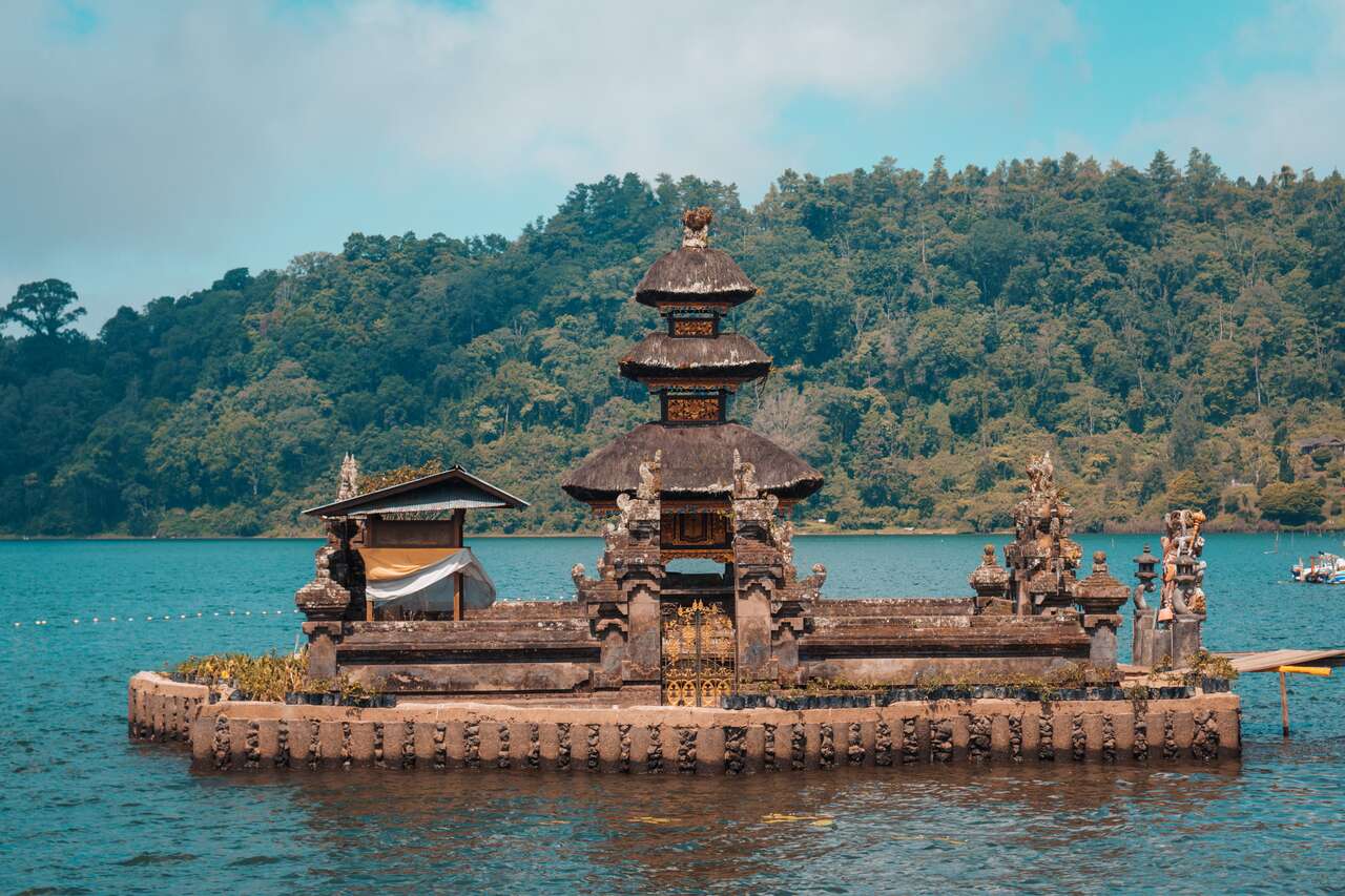 Learn Bali’s culture with weather-adapted guidance